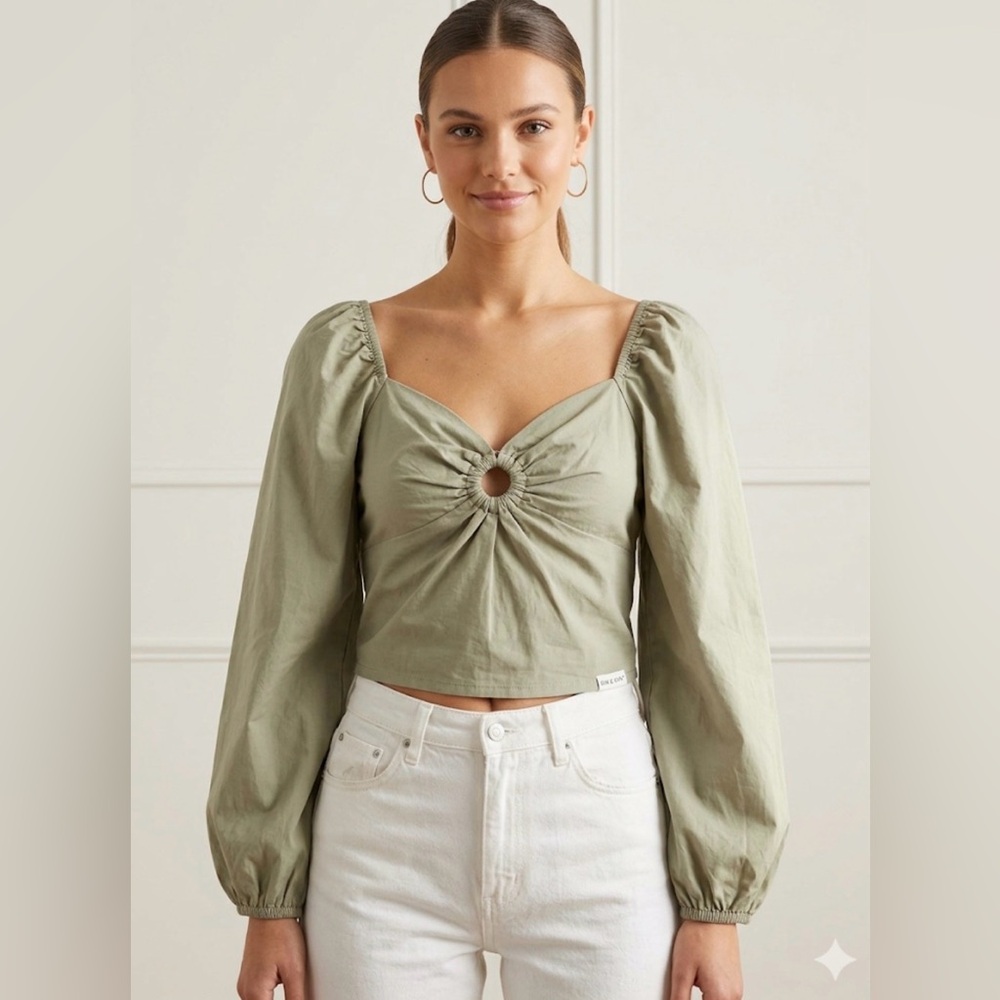 Chic Sage Green Crop Top with Long Sleeves